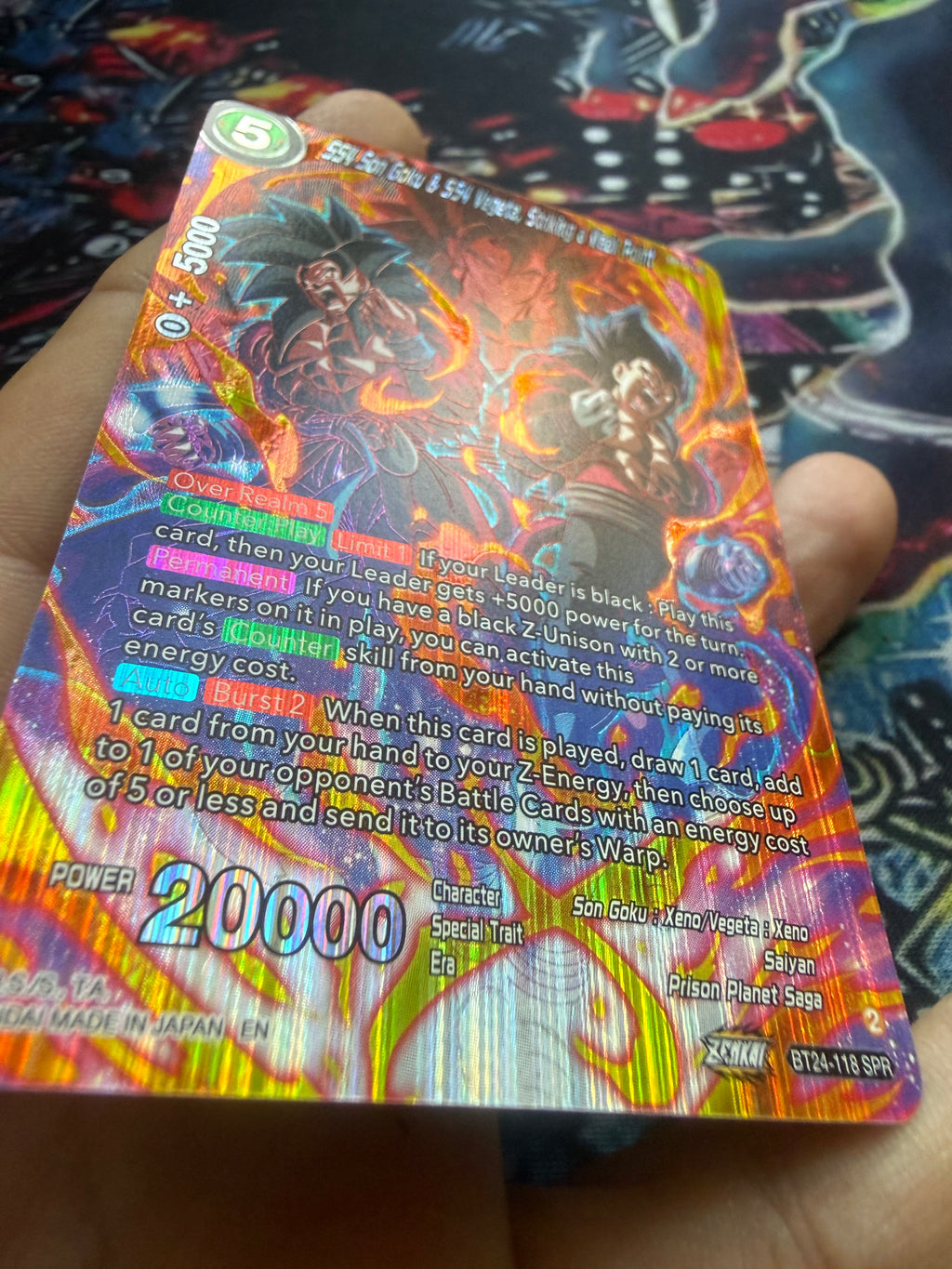 Vegeta e Goku SS4 FB06