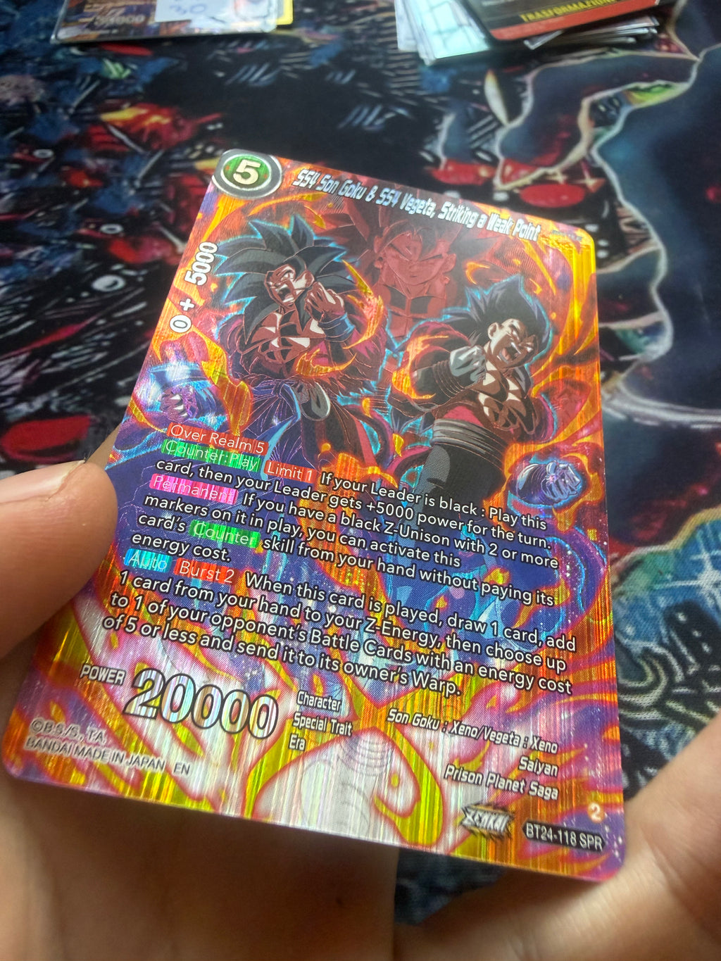 Vegeta e Goku SS4 FB06